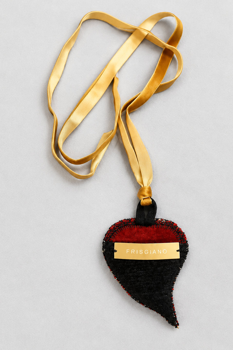 Collana cuore sacro tessuto (laccetto senape)