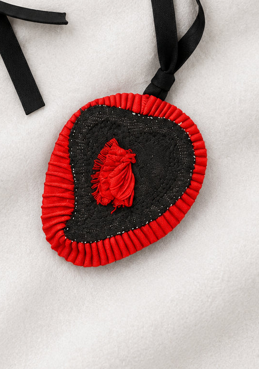 Collana cuore sacro tessuto (laccetto nero)