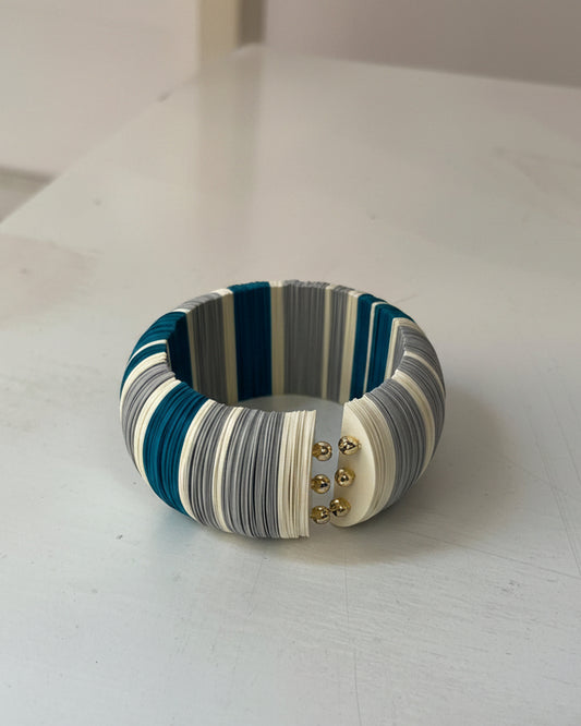 Bracciale a cerchio a righe azzurro e bianco