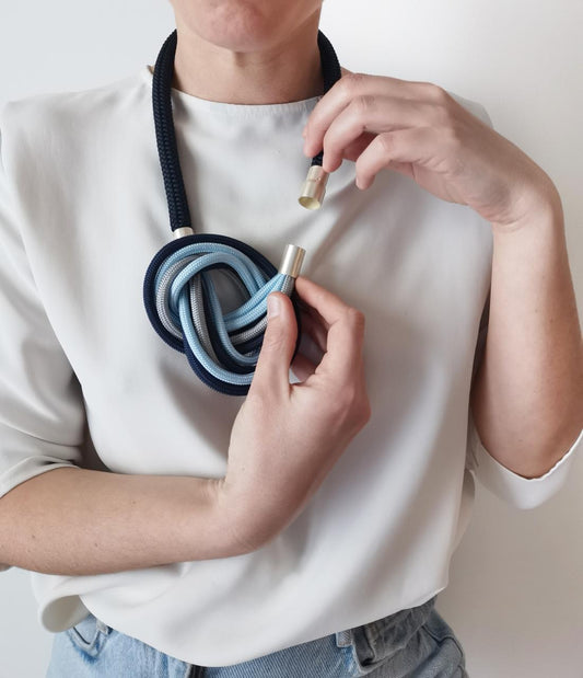 Collana I002- Chromo blu-azzurro