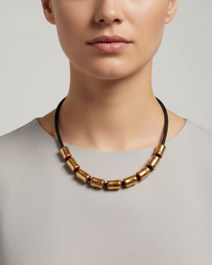 Girocollo in ceramica - cilindretti oro e rosso