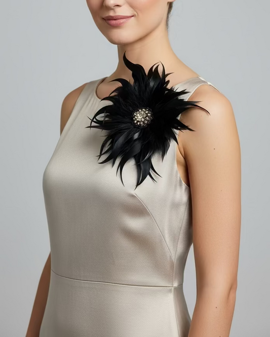 Spilla in piume vere/ bottone- nera-mod 4