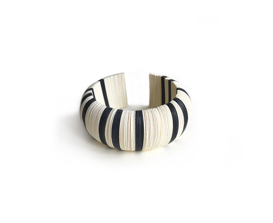 Bracciale a cerchio a righe bianco e nero