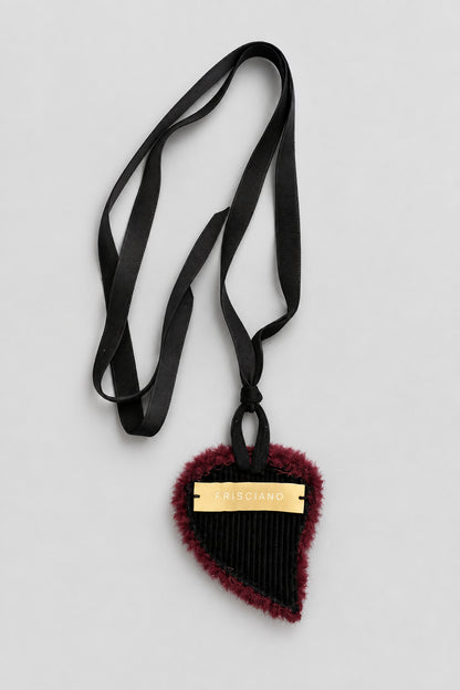 Collana cuore sacro tessuto (laccetto nero)