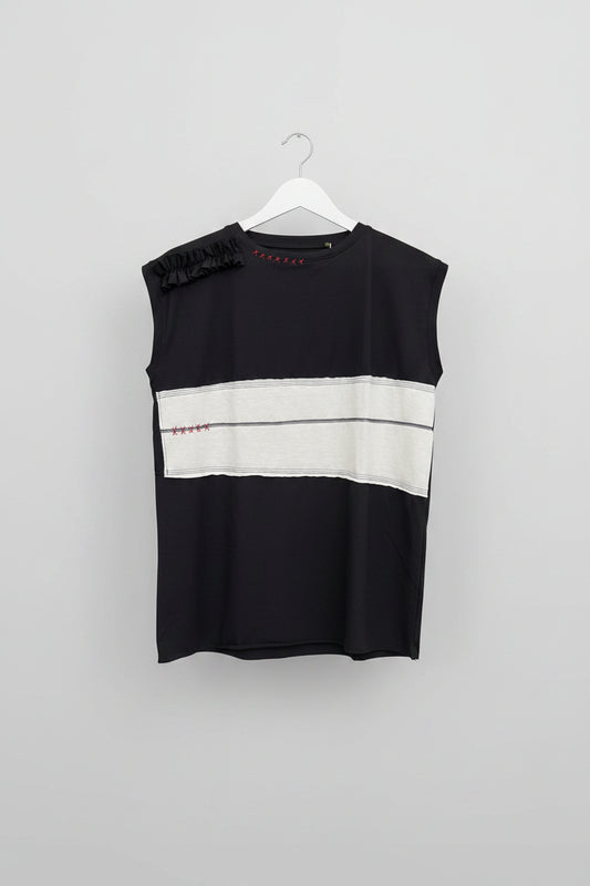 Black mesh red rectangle