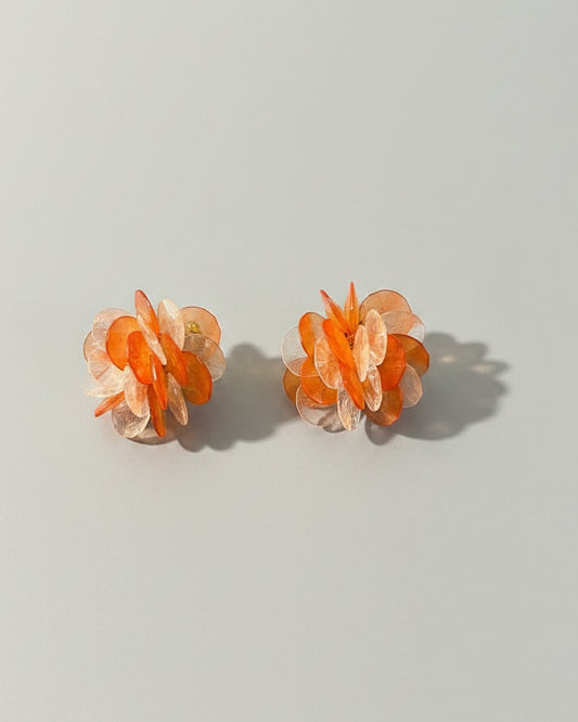 Orecchino vintagea petali sovrapposti