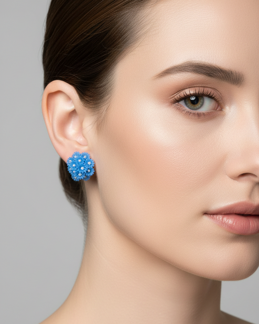 Orecchino vintage , floreali azzurri con perle