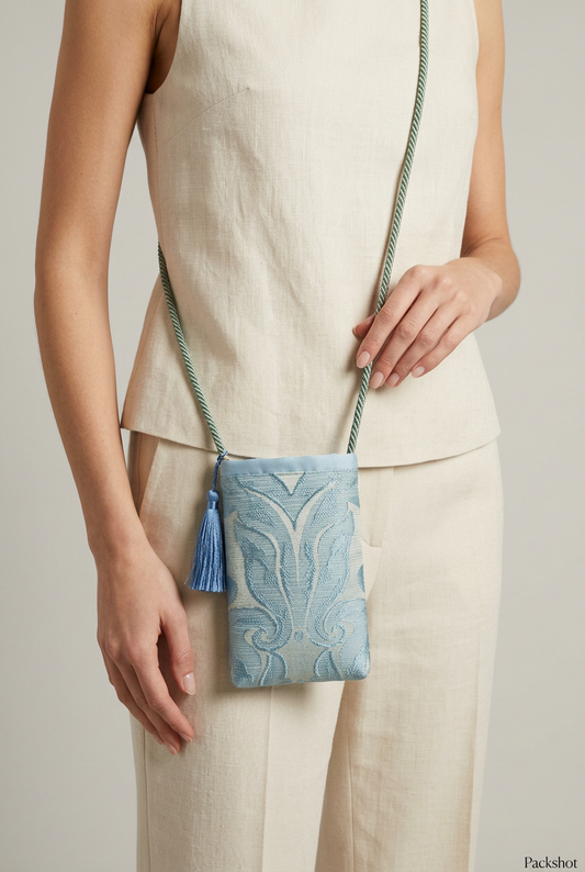 Porta cellulare azzurro damascato