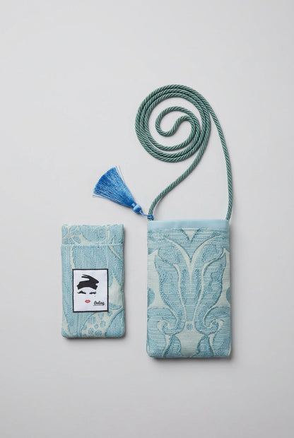 Porta cellulare azzurro damascato