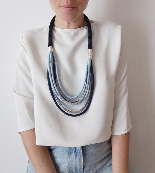 Collana I002- Chromo blu-azzurro