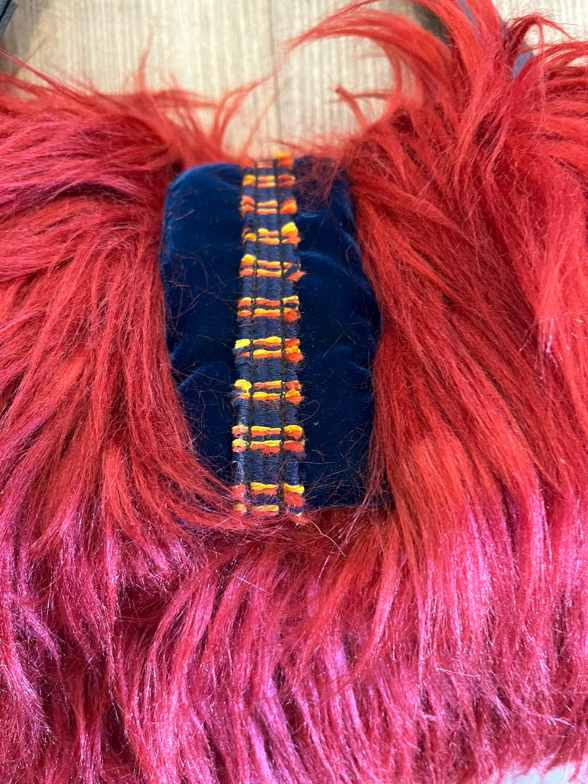 Borsa 'Mamuthones"  in pelo e manico in pelle