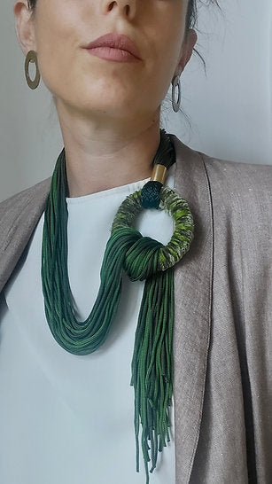 Collana V004 Elsa Multifilo Saliscendi