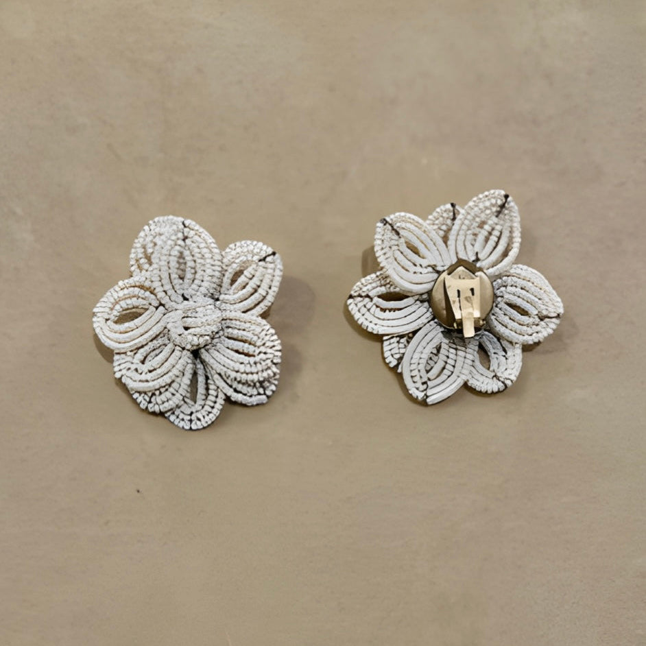 Orecchino vintage a fiore