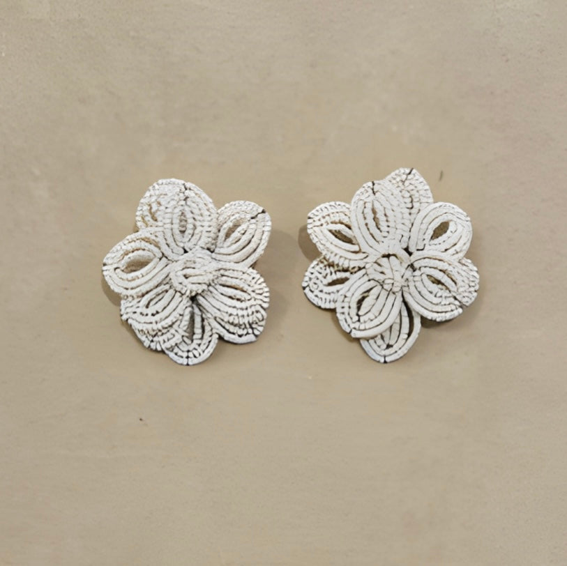 Orecchino vintage a fiore