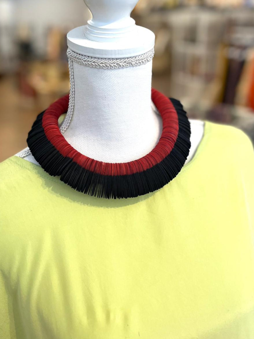 Collana girocollo Rosso e Nero