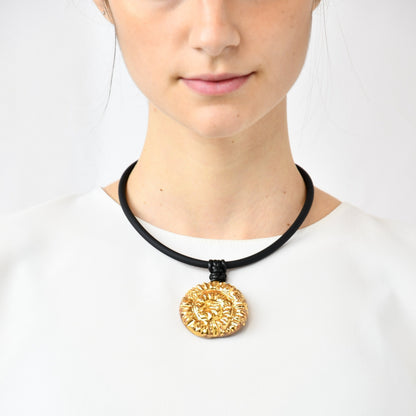 Collana girocollo in ceramica e oro